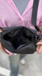 کیف دوشی والنیتر بلک گولد